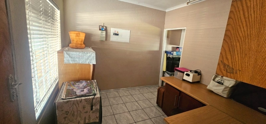 To Let 3 Bedroom Property for Rent in Safari Gardens North West